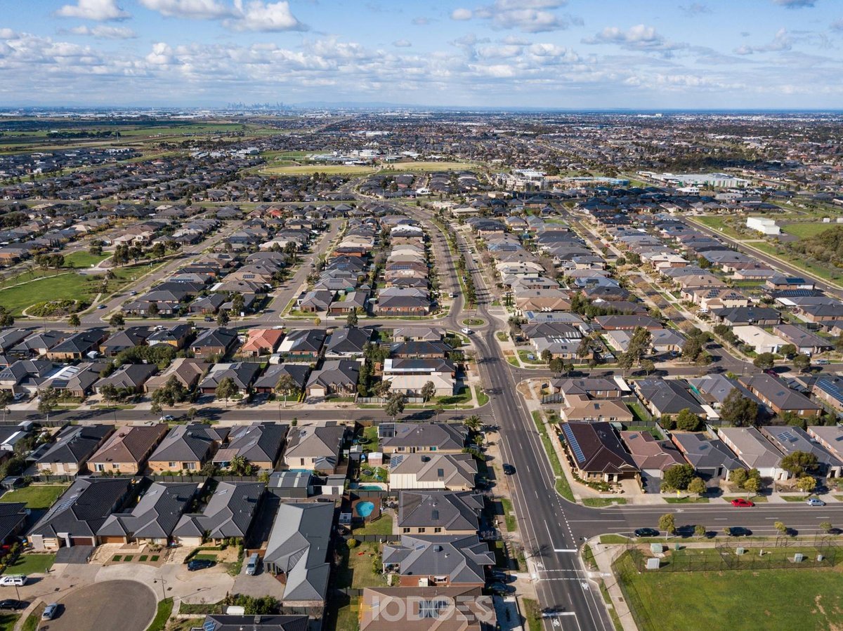 52 Hummingbird Boulevard Tarneit - Residential for sale