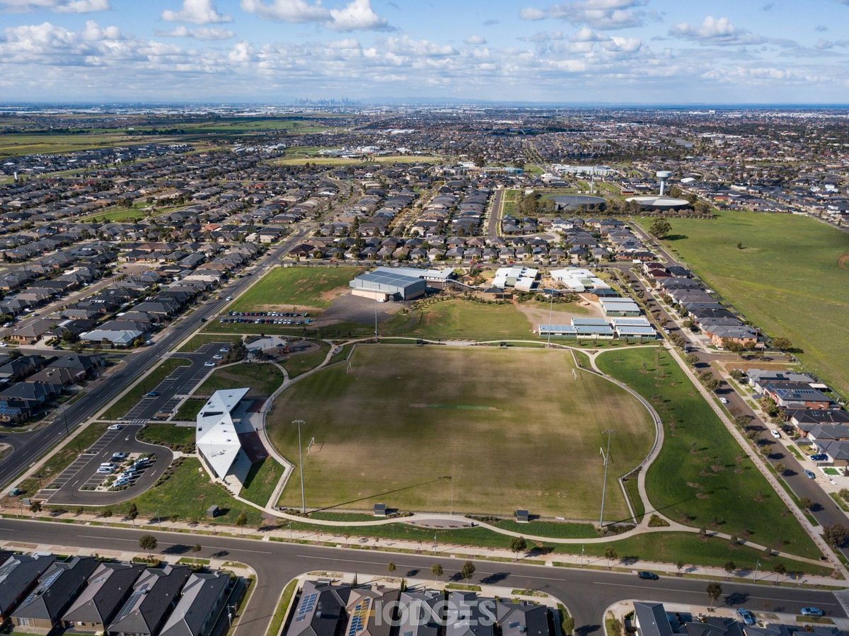 52 Hummingbird Boulevard Tarneit - Residential for sale