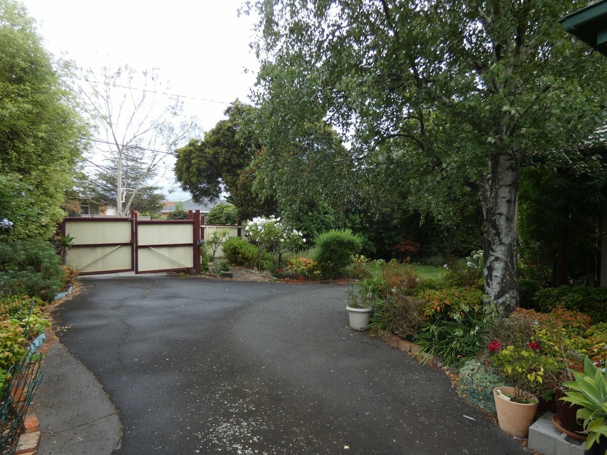 528 High Street Road MOUNT WAVERLEY - Residential for lease