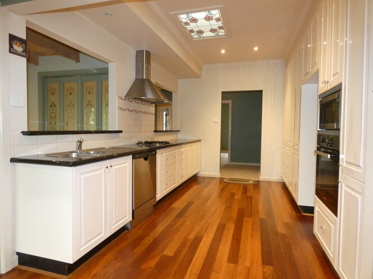 528 High Street Road MOUNT WAVERLEY - Residential for lease