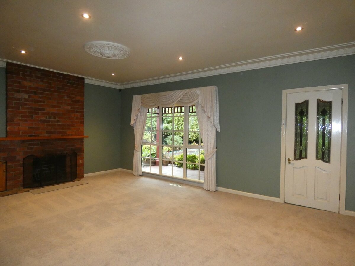 528 High Street Road MOUNT WAVERLEY - Residential for lease