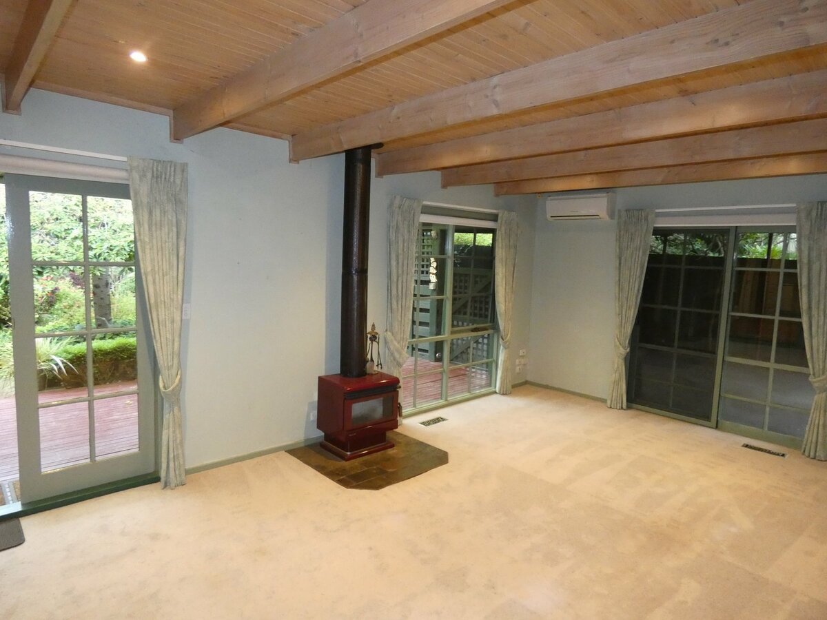 528 High Street Road MOUNT WAVERLEY - Residential for lease