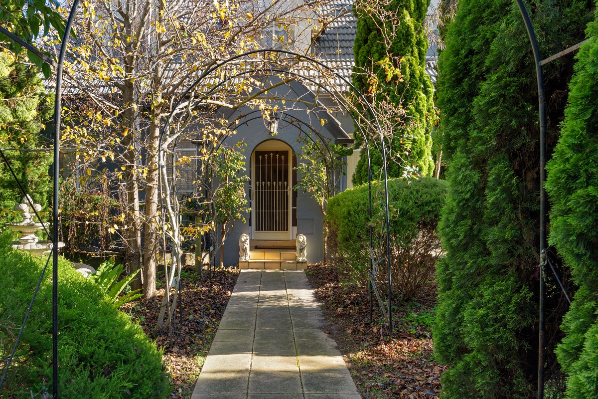 54 Boneo Road ROSEBUD - Residential for sale