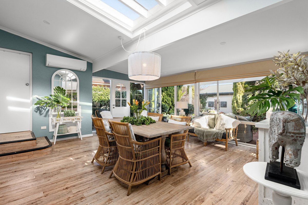 54 Boneo Road ROSEBUD - Residential for sale
