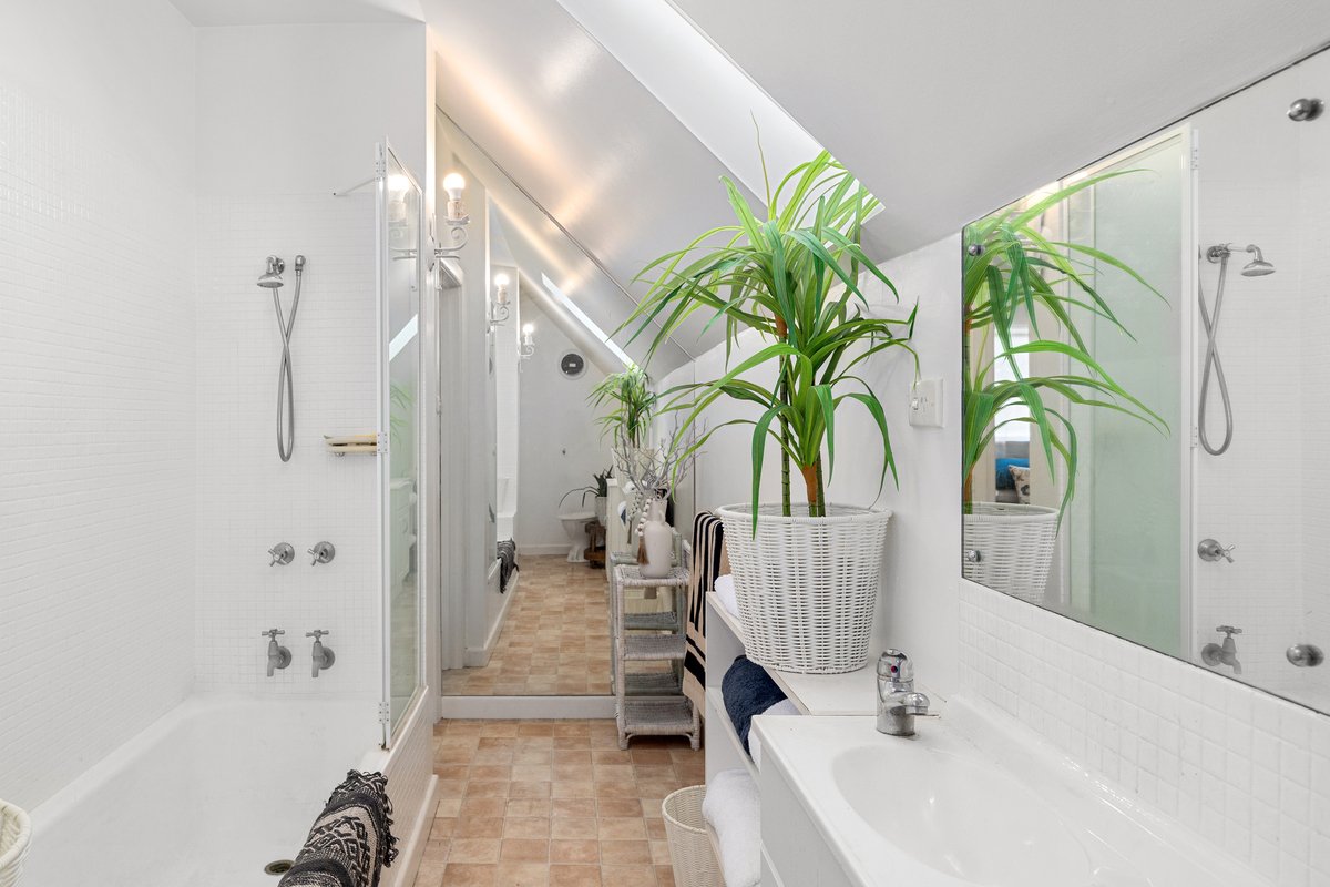54 Boneo Road ROSEBUD - Residential for sale
