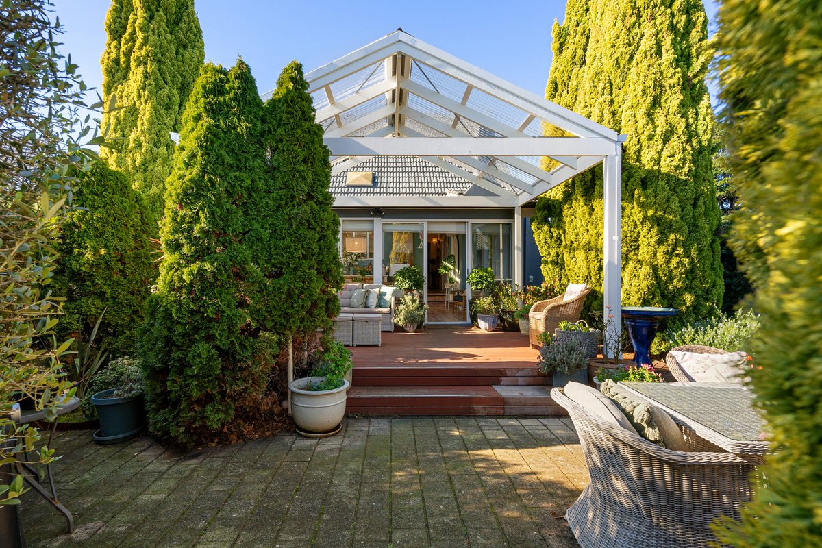 54 Boneo Road ROSEBUD - Residential for sale