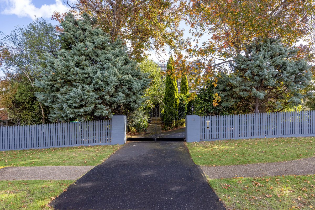 54 Boneo Road ROSEBUD - Residential for sale