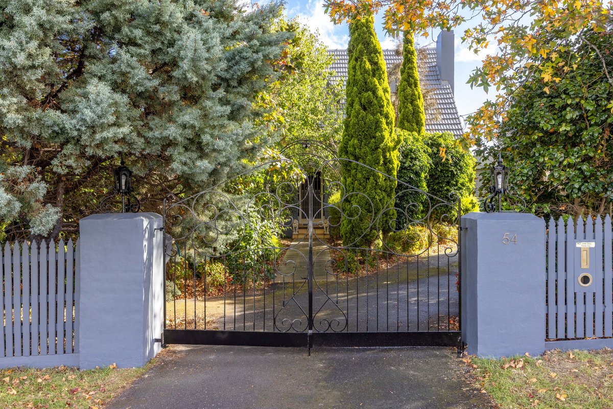 54 Boneo Road ROSEBUD - Residential for sale