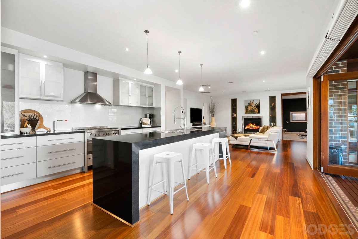 54 Country Gardens Drive Lara - Residential for sale