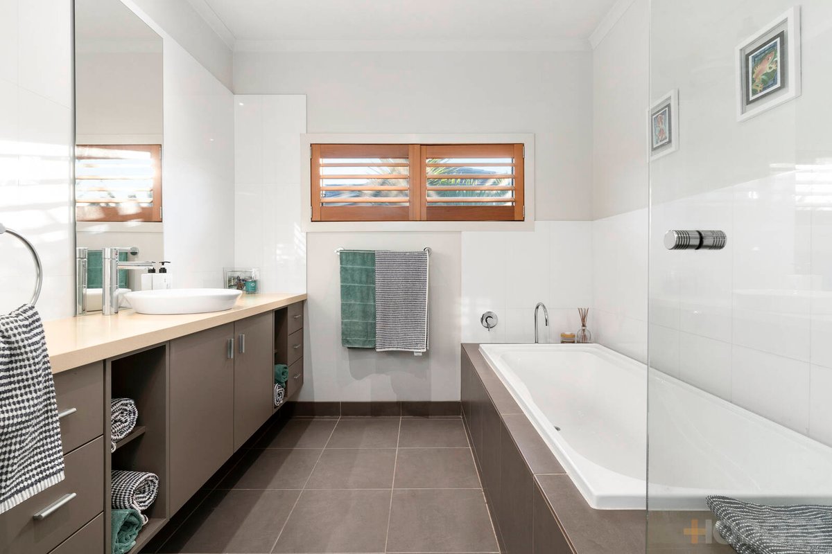 54 Country Gardens Drive Lara - Residential for sale