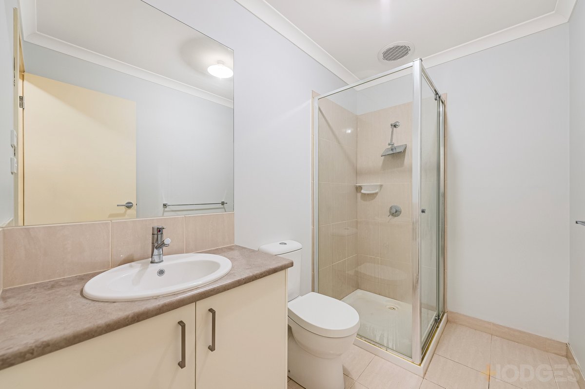 5 / 4 Mantello Drive Werribee - Residential for sale