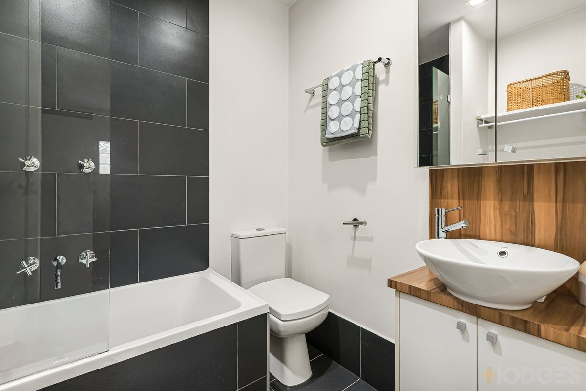 5 / 4 Small Street Hampton - Residential for sale