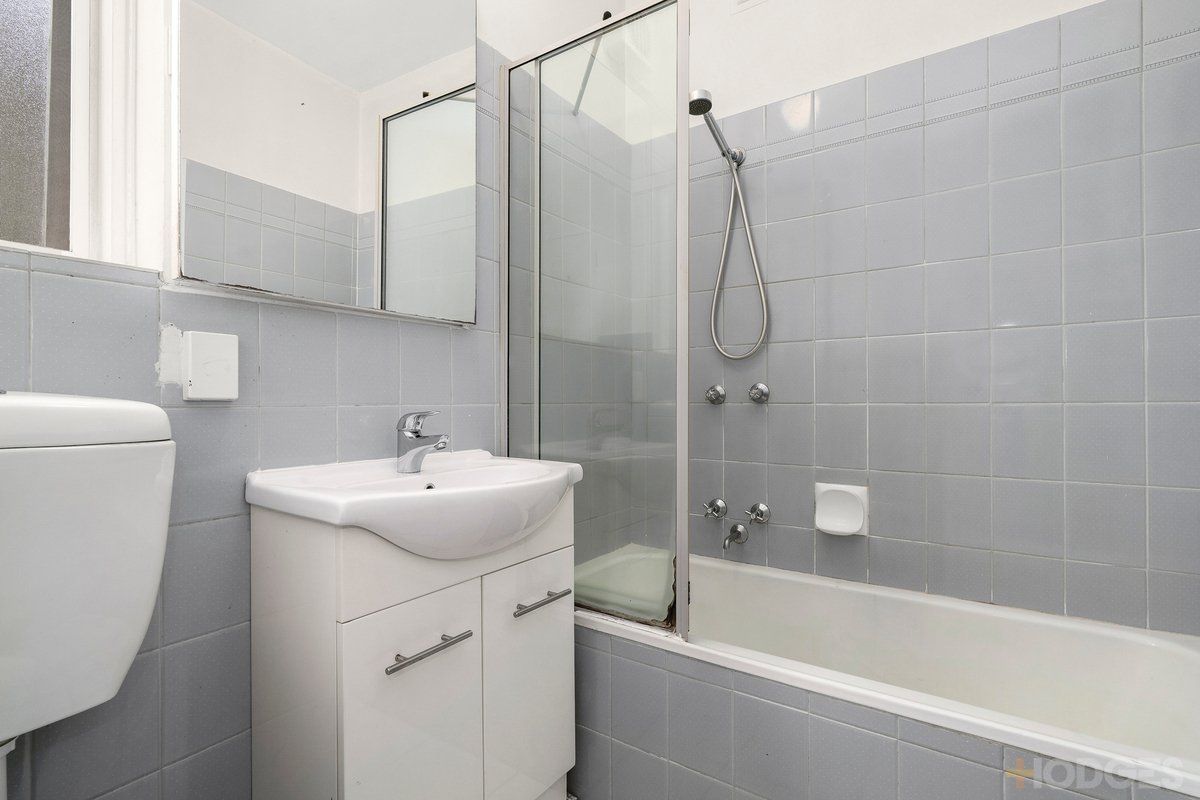 5 / 5 Celeste Court St Kilda East - Residential for sale