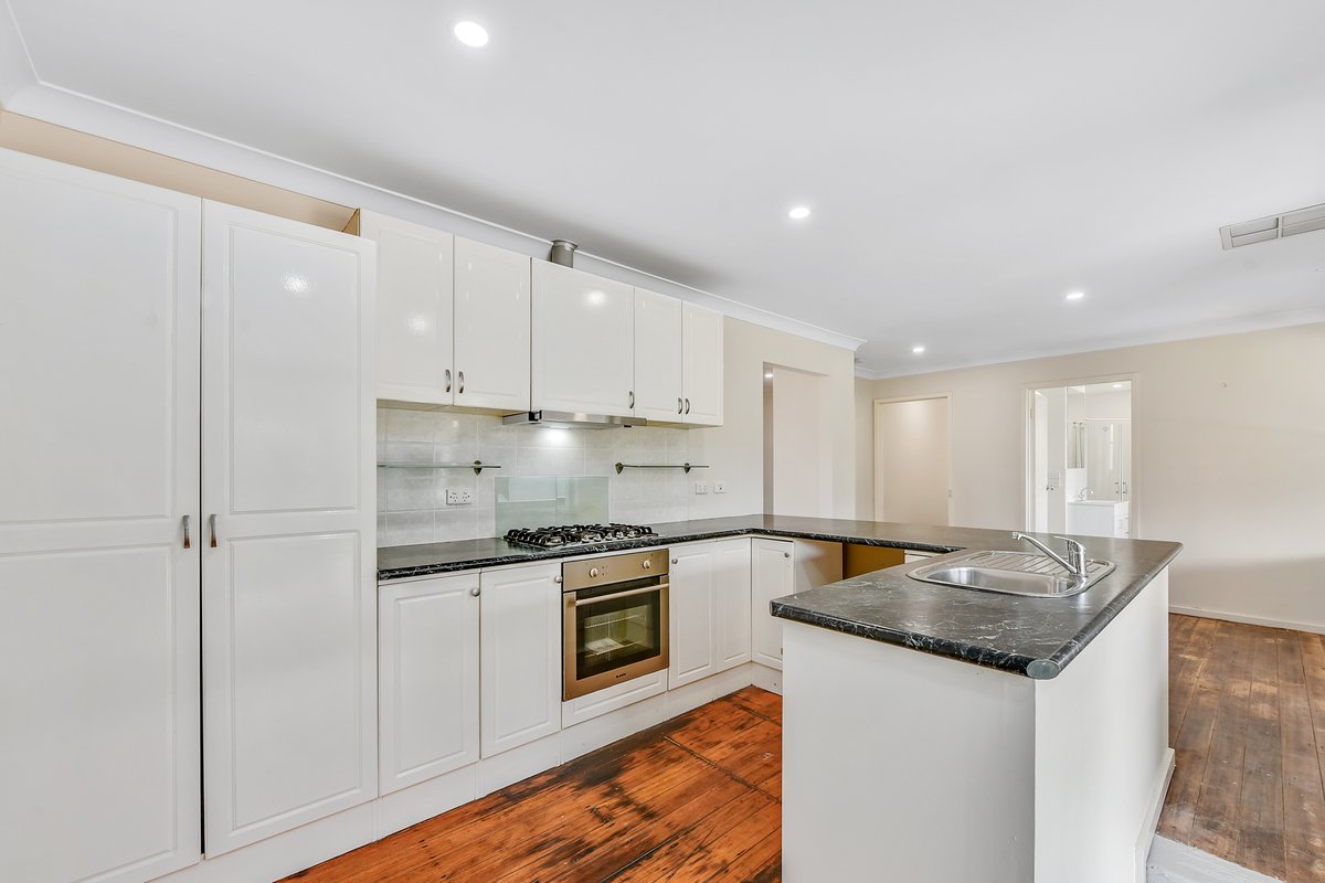 55 Robertson Drive MORNINGTON - Residential for sale