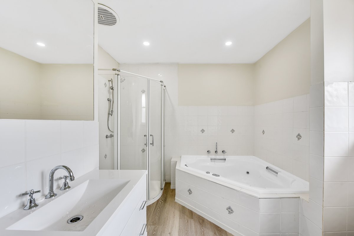 55 Robertson Drive MORNINGTON - Residential for sale