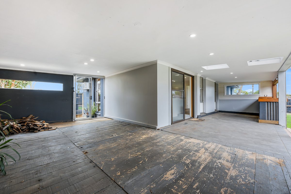 55 Robertson Drive MORNINGTON - Residential for sale