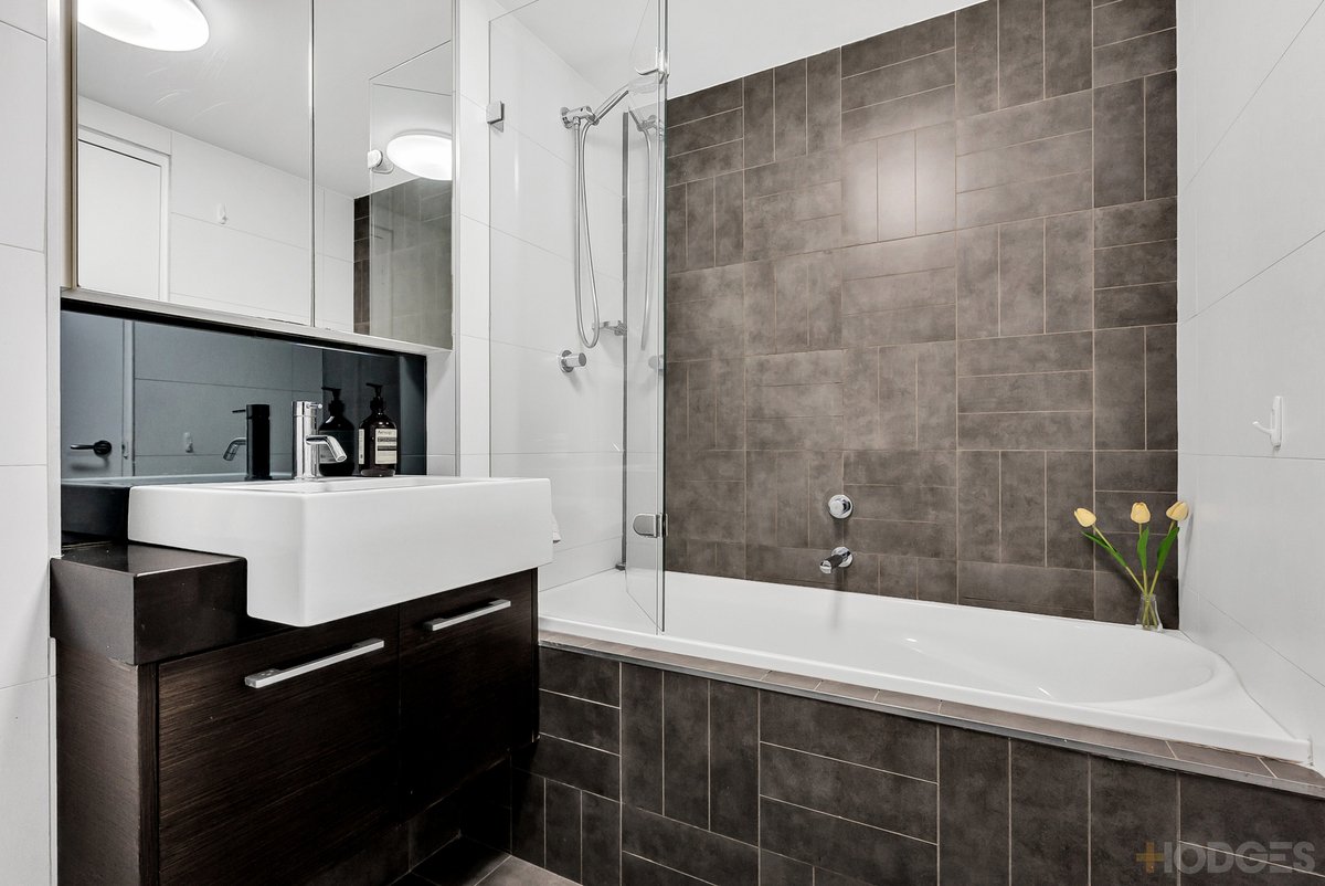 5 / 50 Ormond Road Elwood - Residential for sale