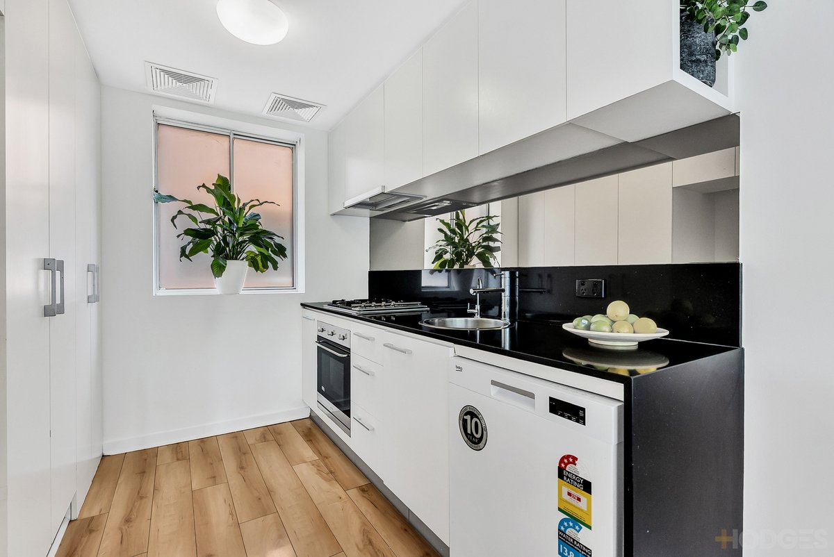 5 / 50 Ormond Road Elwood - Residential for sale
