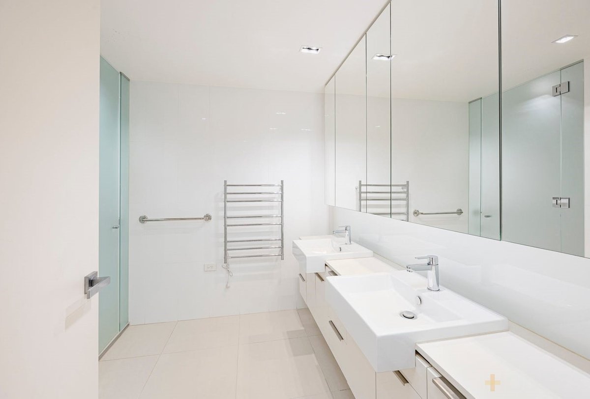 57 / 15 Beach Road Hampton - Residential for sale