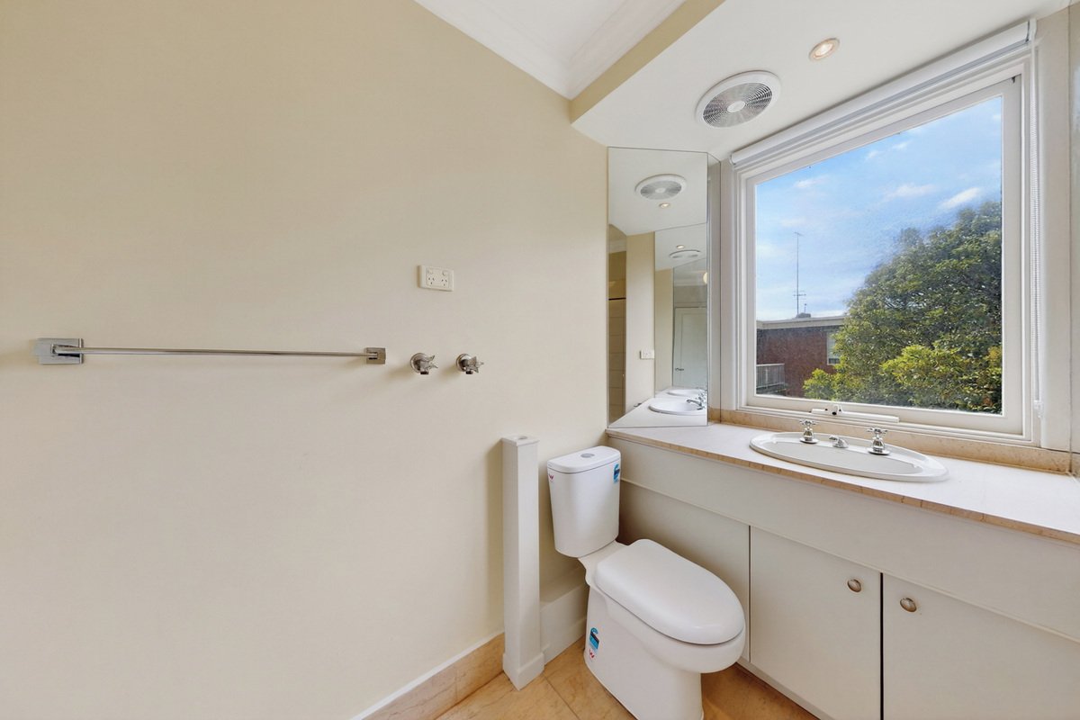 5 / 787 Burwood Road HAWTHORN EAST - Residential for lease