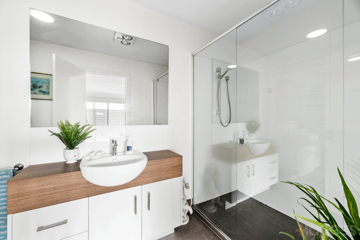 5 / 81 The Parade Ocean Grove - Residential for sale