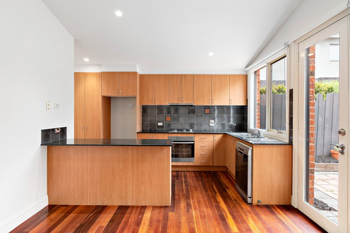5A Tatong Road Brighton East - Residential for lease