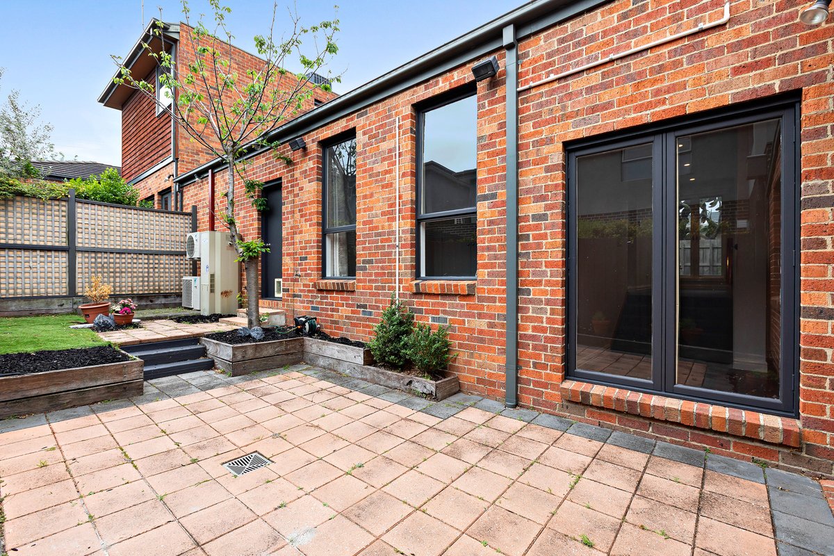 5A Tatong Road Brighton East - Residential for lease