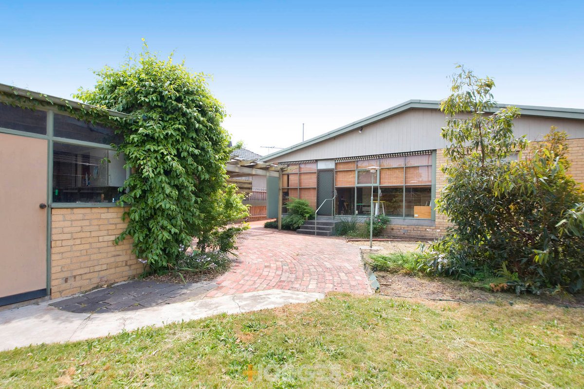 6 Acacia Avenue Mentone - Residential for sale