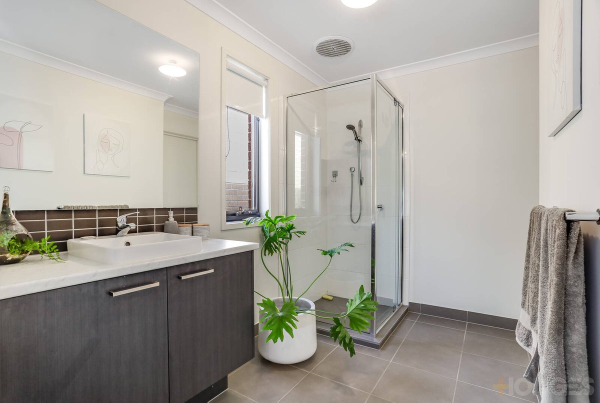 6 Battley Road Werribee - Residential for sale