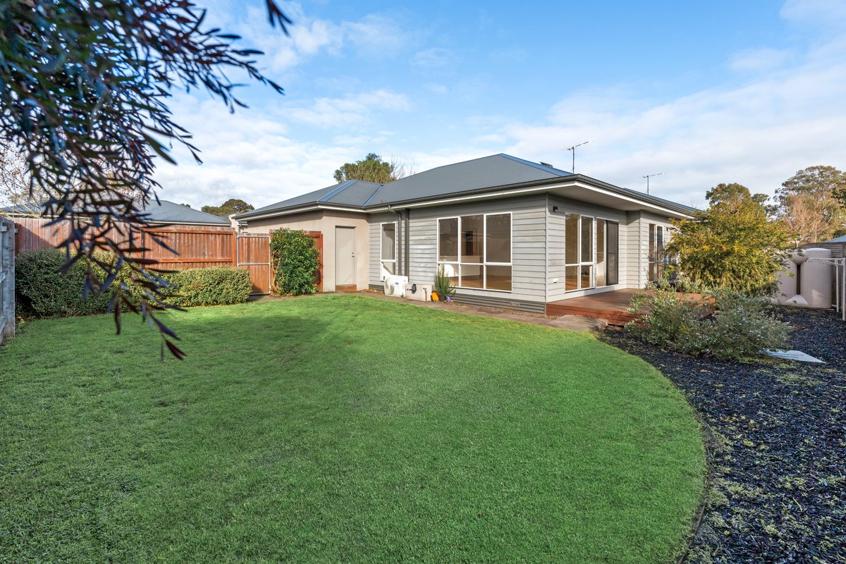 6 Blackwood Place ROSEBUD - Residential for lease