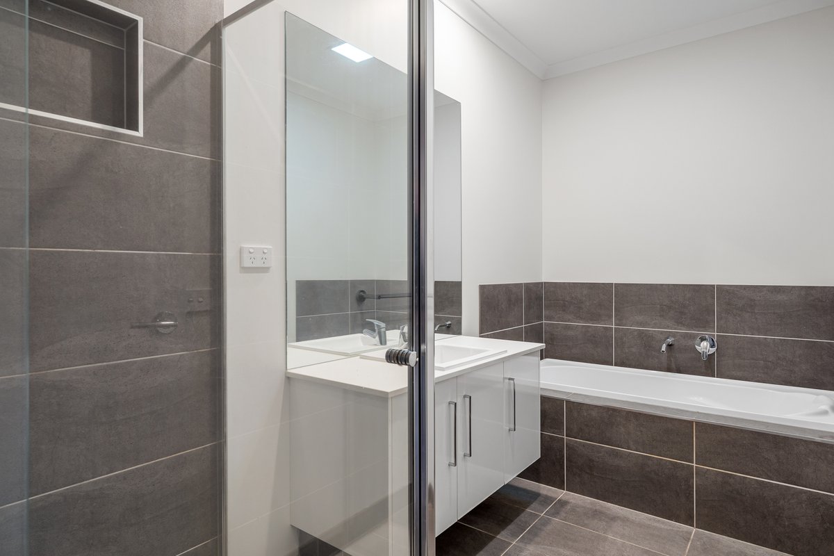 6 Blackwood Place ROSEBUD - Residential for sale