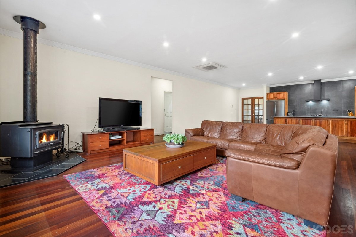 6 Bonnieview Court Wandong - Residential for sale