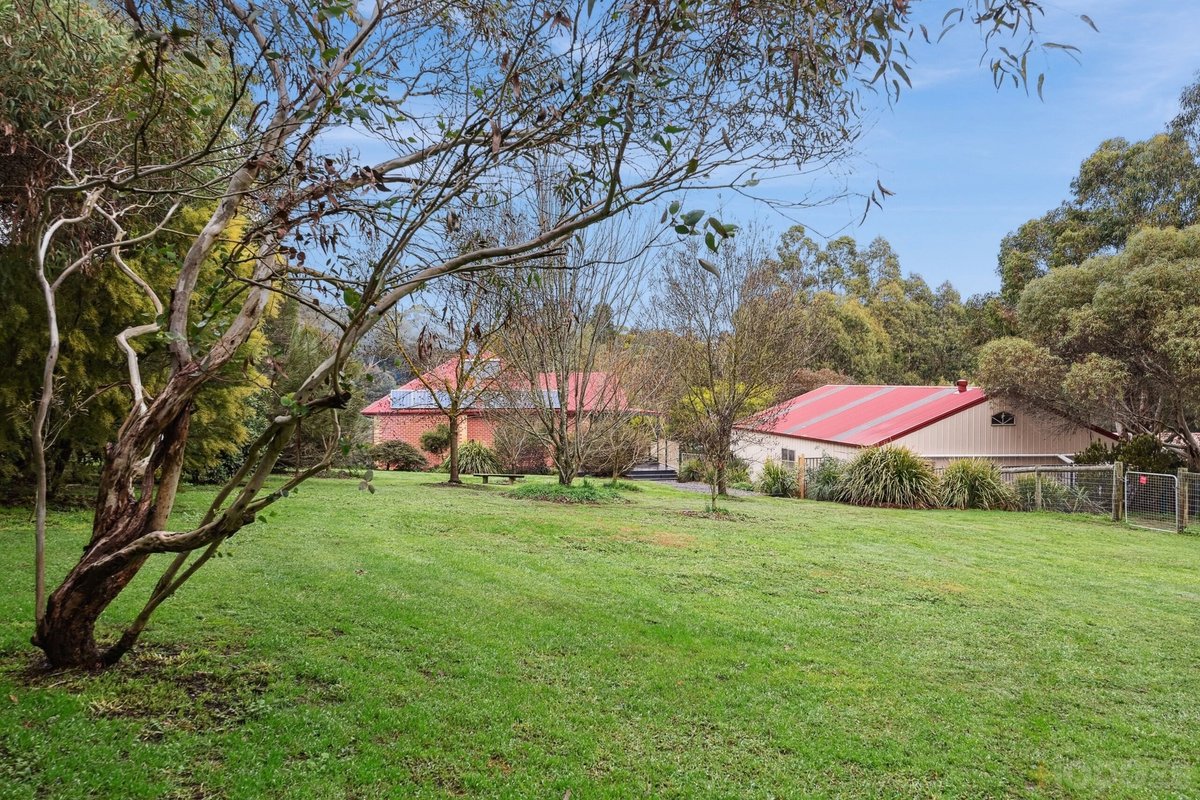 6 Bonnieview Court Wandong - Residential for sale