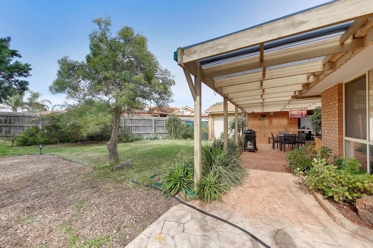 6 Chigwell Court Hoppers Crossing - Residential for sale