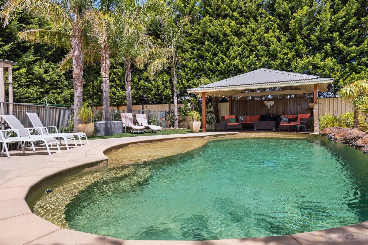 6 Cochrane Court Wandong - Residential for sale