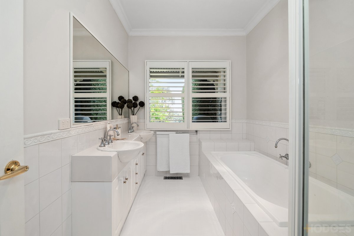 6 Cochrane Court Wandong - Residential for sale