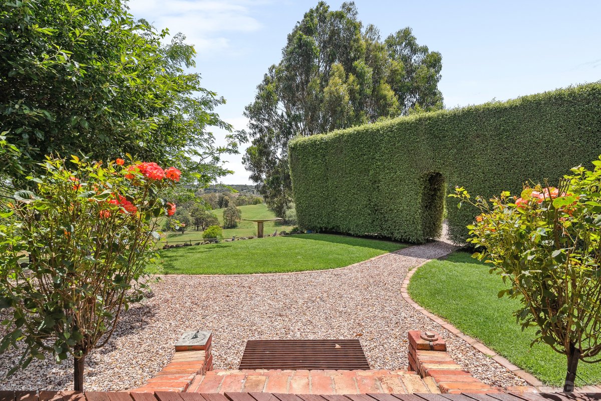 6 Cochrane Court Wandong - Residential for sale