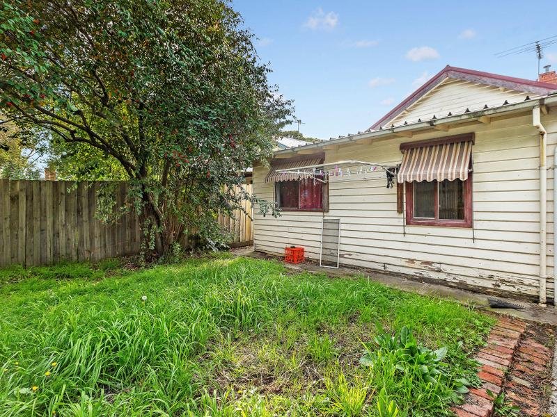 6 Deakin Street YARRAVILLE - Residential for sale
