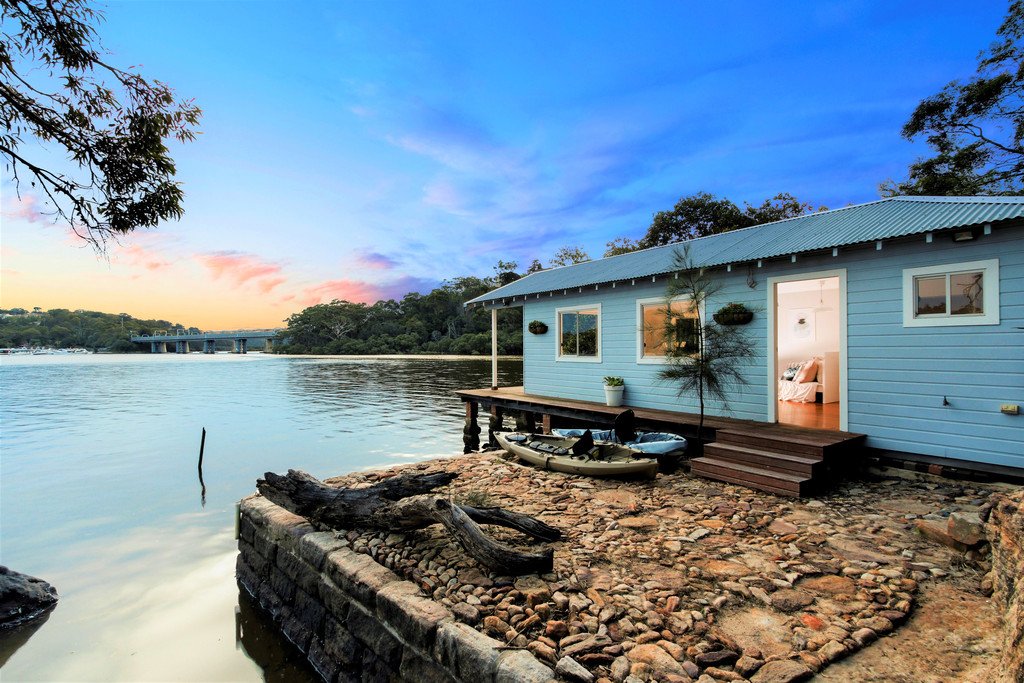 6 Dinjerra Crescent, OATLEY NSW 2223