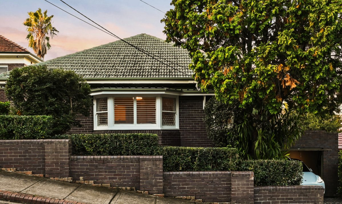6 Edna Avenue, PENSHURST NSW 2222