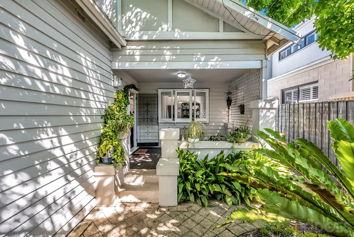 6 Fourth Avenue Aspendale - Residential for sale