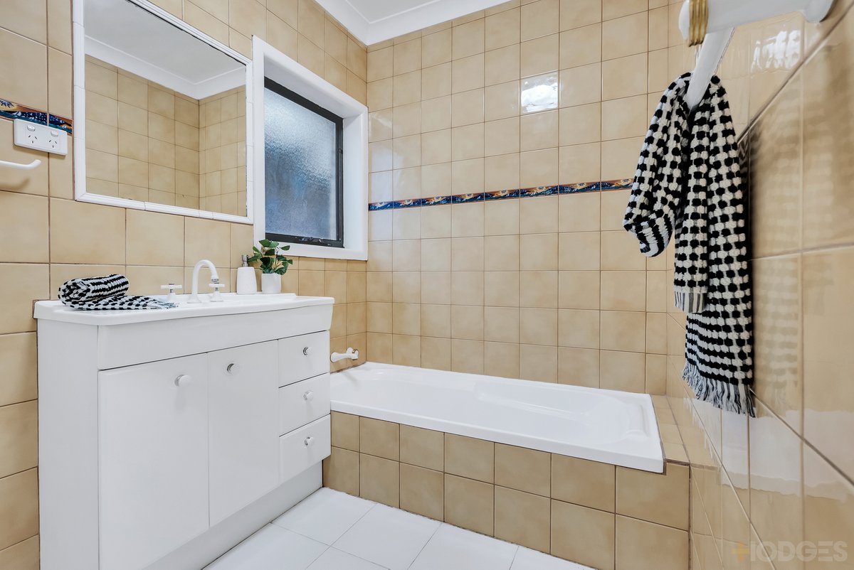 6 Freda Avenue Cheltenham - Residential for sale