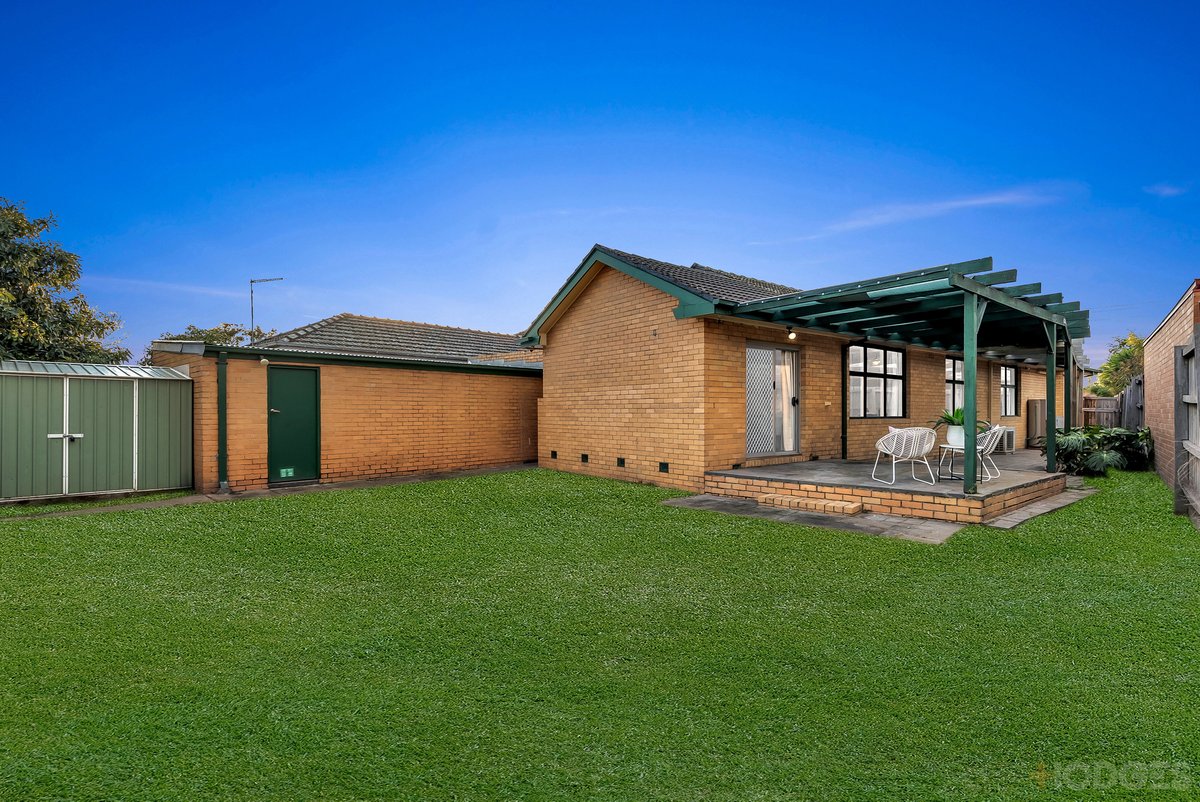 6 Freda Avenue Cheltenham - Residential for sale