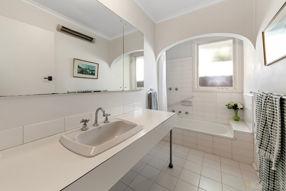 6 Hoyt Street Hampton - Residential for sale