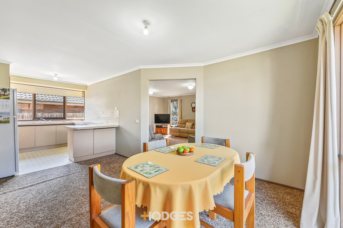 6 Lachlan Close Cranbourne North - Residential for sale