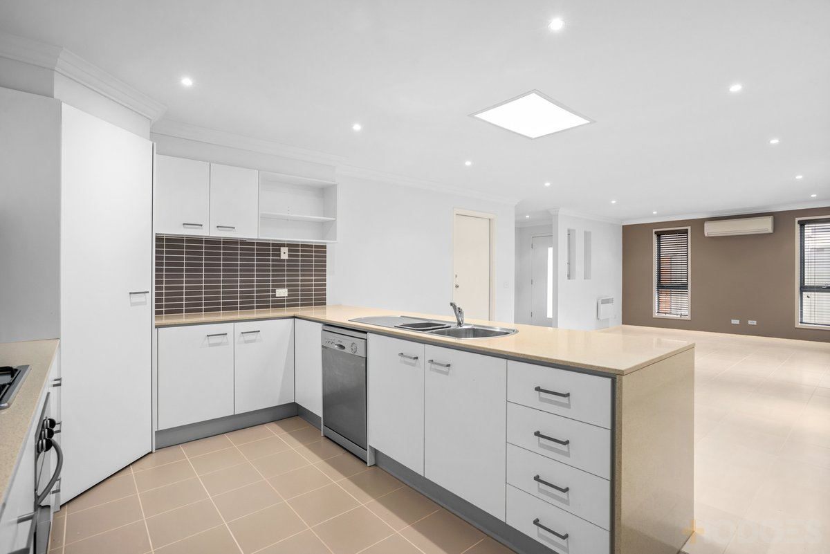 6 Meridian Circuit Berwick - Residential for sale