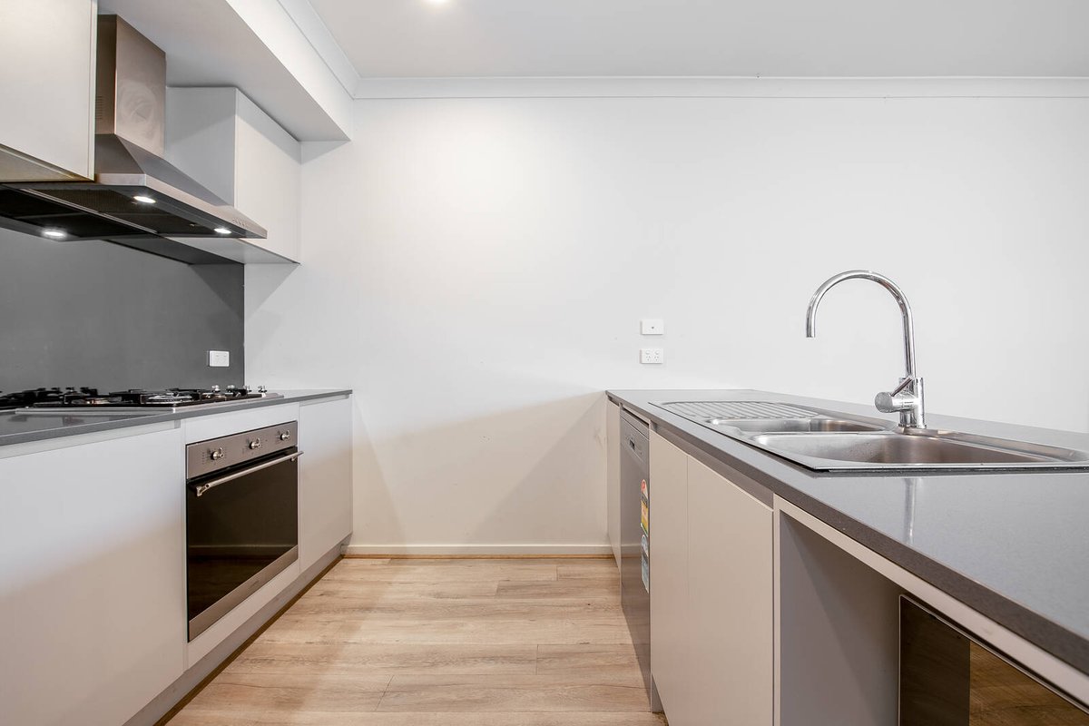 6 Oxbow Walk Truganina - Residential for sale