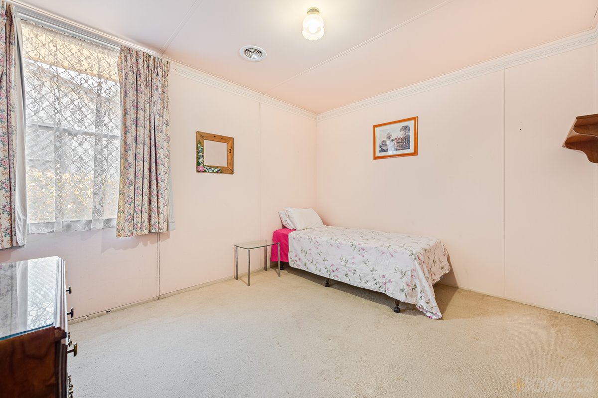 6 Richmond Crescent Werribee - Residential for sale