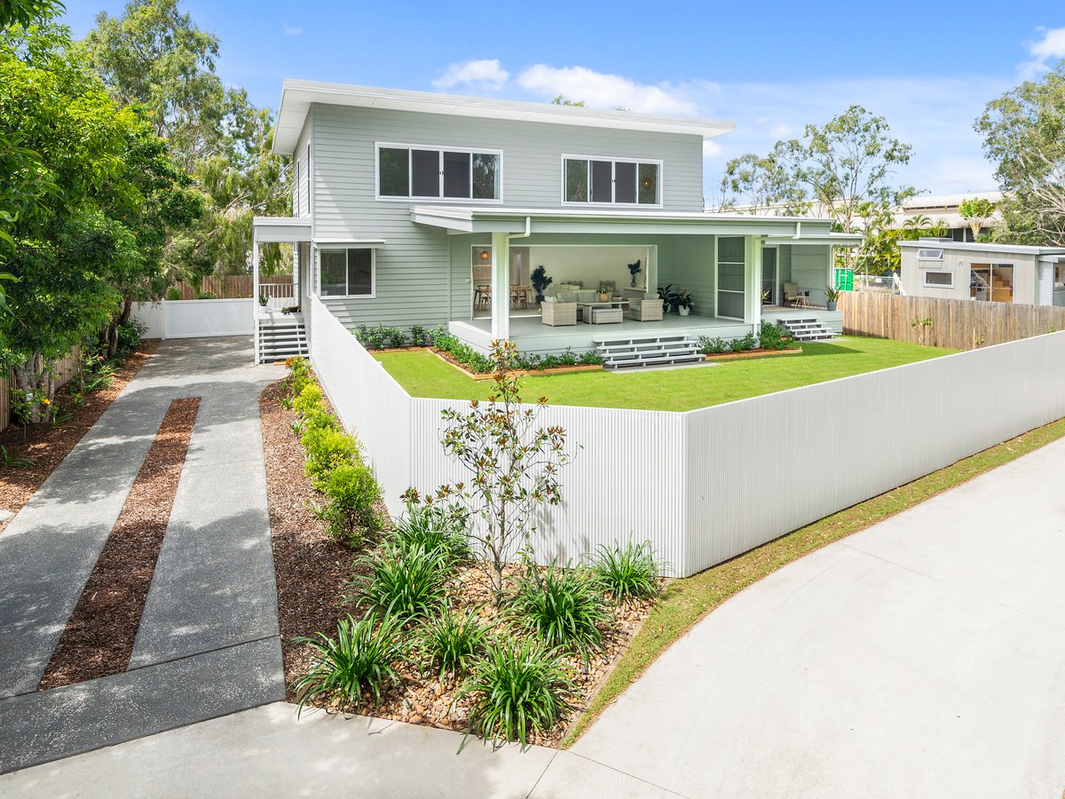 60 Michel Drive, CURRUMBIN WATERS QLD 4223