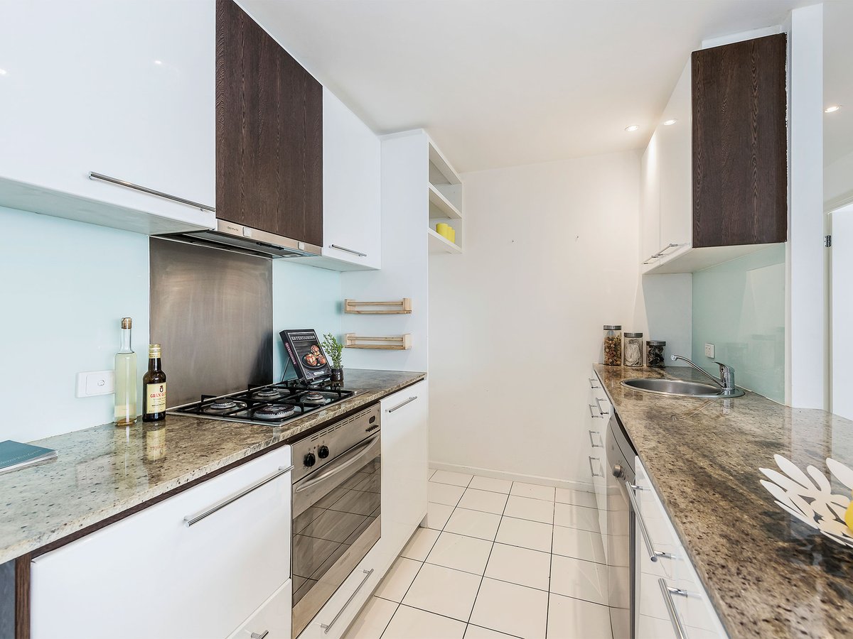605 / 82 Queens Road MELBOURNE - Residential for sale
